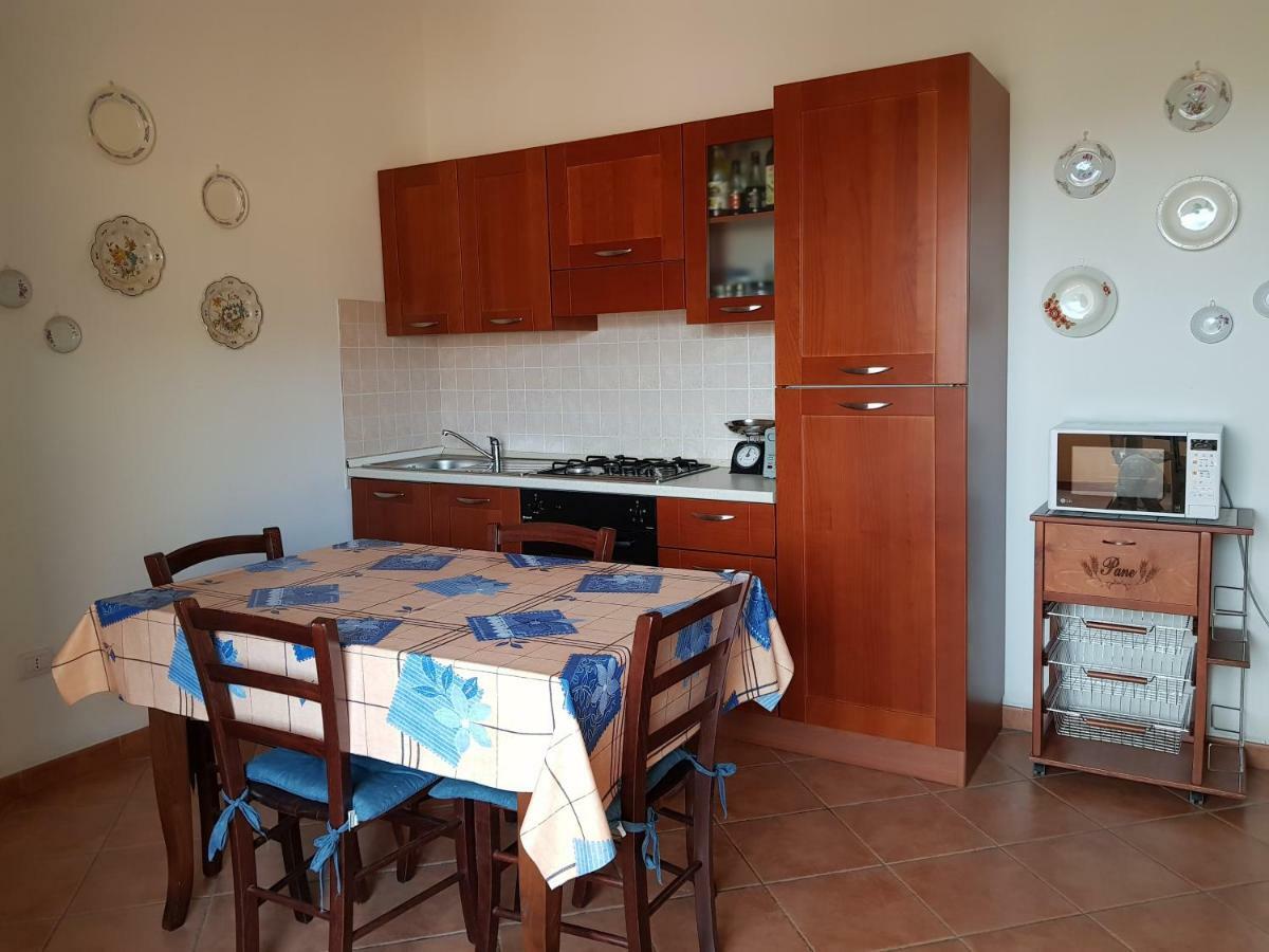 Borgo Lu Canali Da Gavino Appartement Badesi Buitenkant foto
