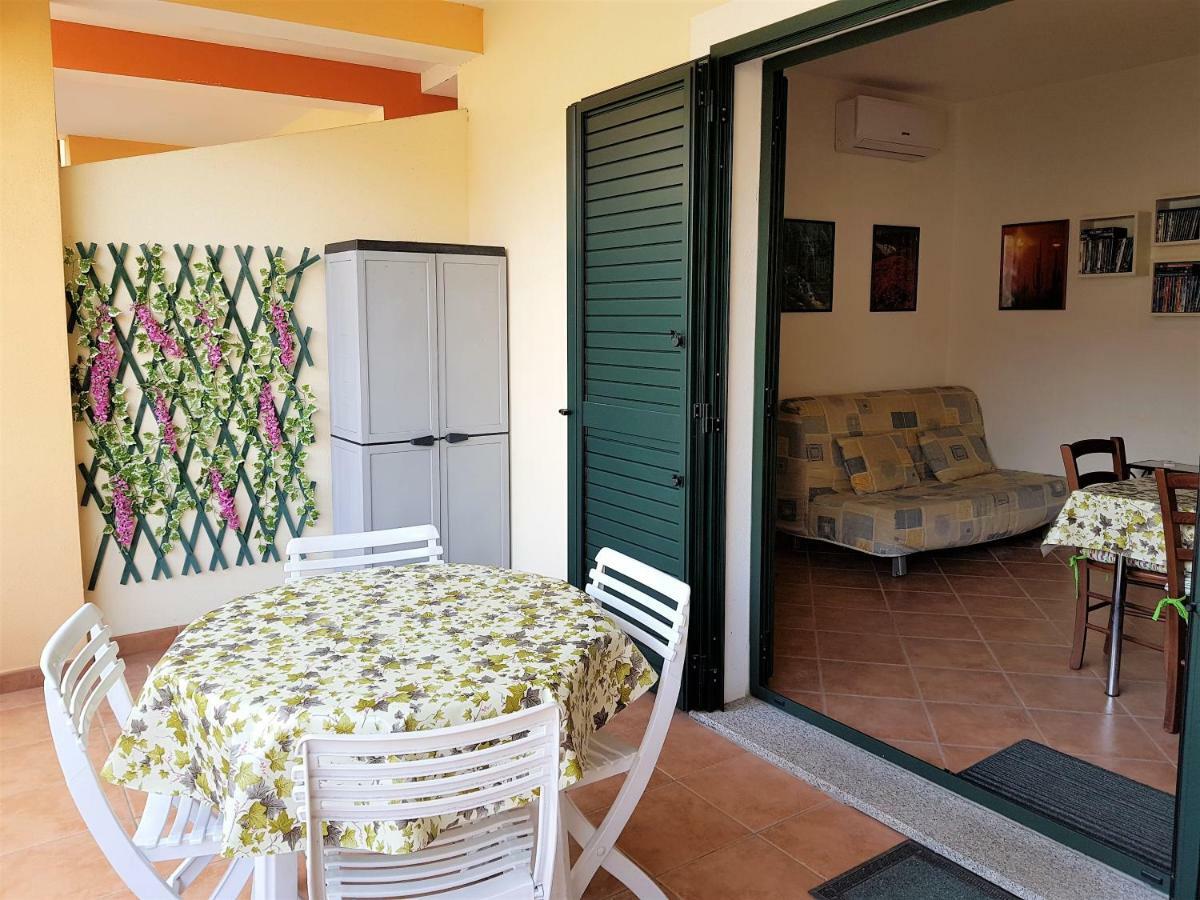 Borgo Lu Canali Da Gavino Appartement Badesi Buitenkant foto